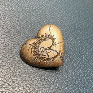 Eragon  Movie Heart Shaped  Collector’s  Dragon Pin 2007